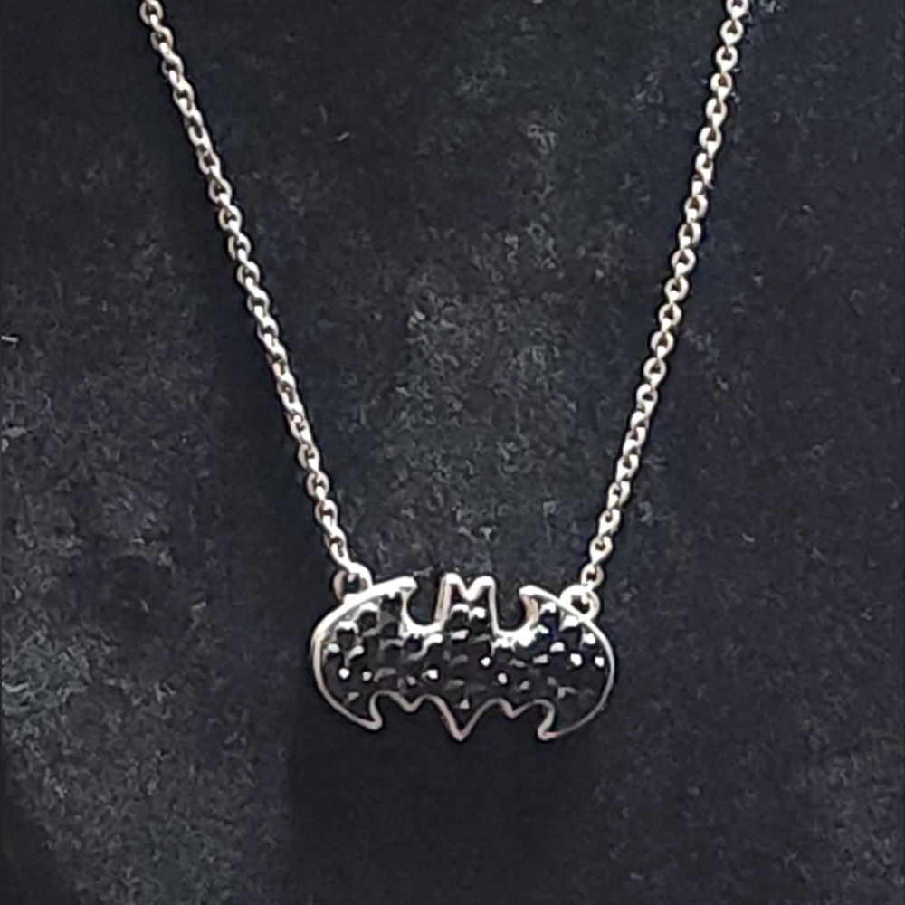 Officially Lisenced DC Comics Bat Man Logo Pendant Necklace